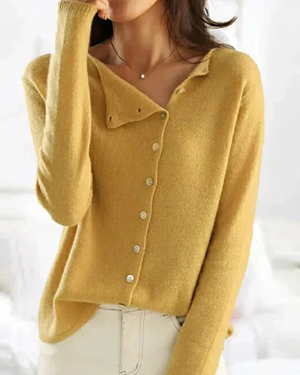 Iya | Chic Button Knit